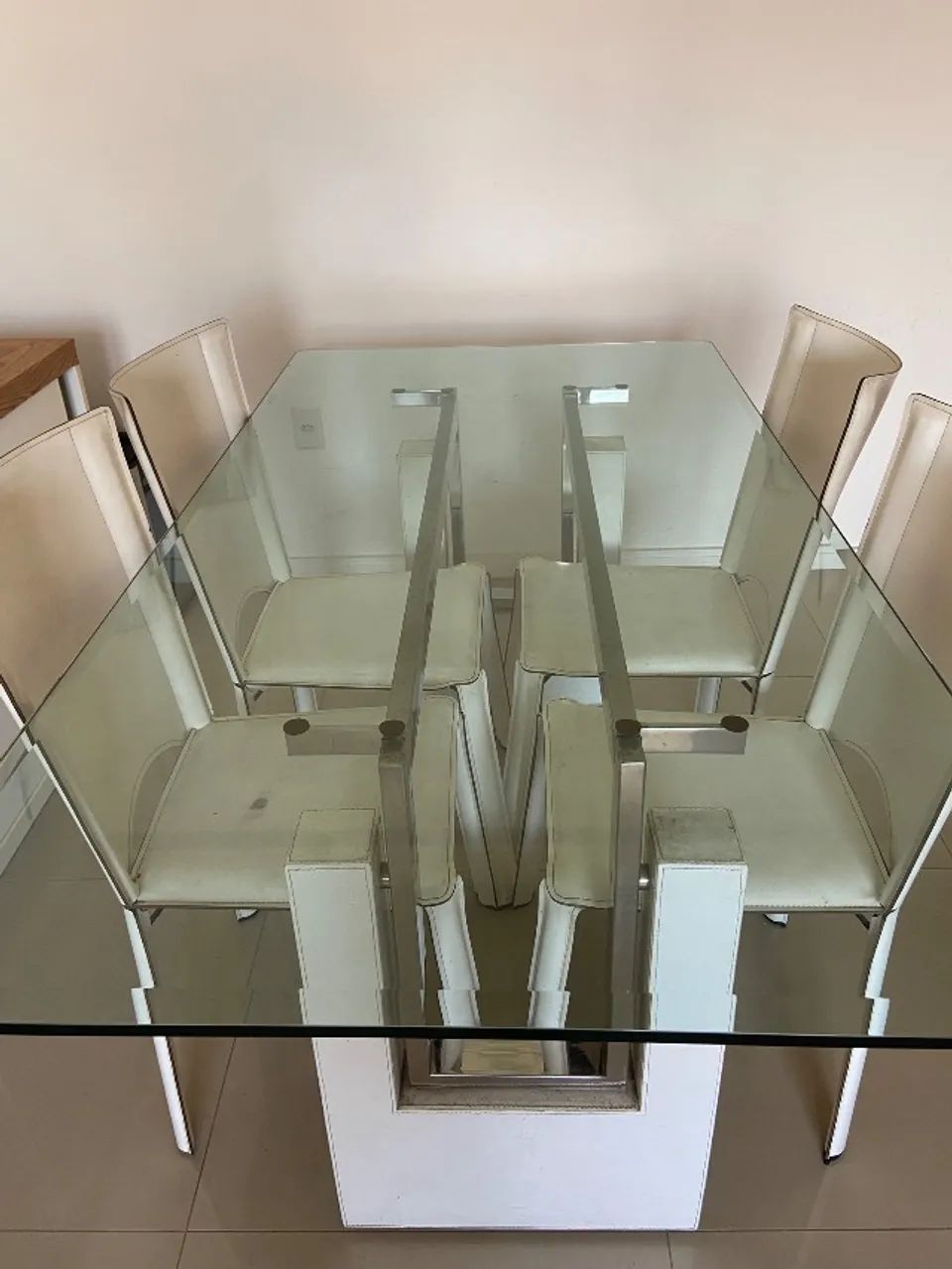 Mesa de Jantar Kehl com 4 Cadeiras Nostro em Couro - Design Original. - Foto 4
