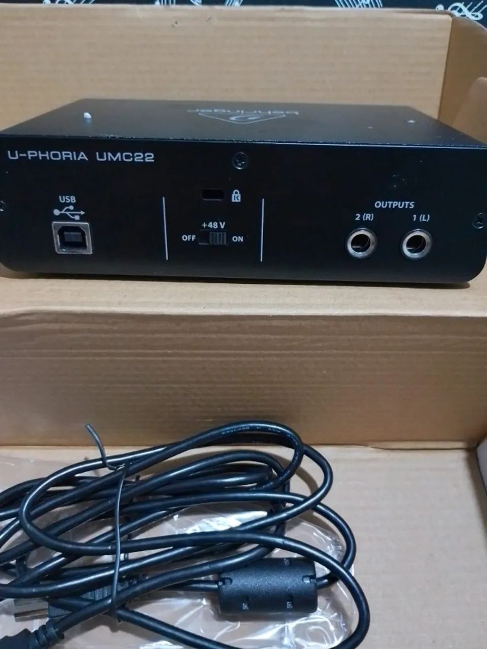 Interface de áudio Behringer U-Phoria UMC22 - Foto 4