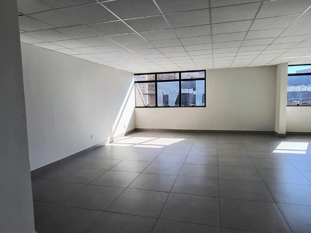 Sala Comercial para Aluguel - 97 m² no Jardim Sul, Uberlândia
