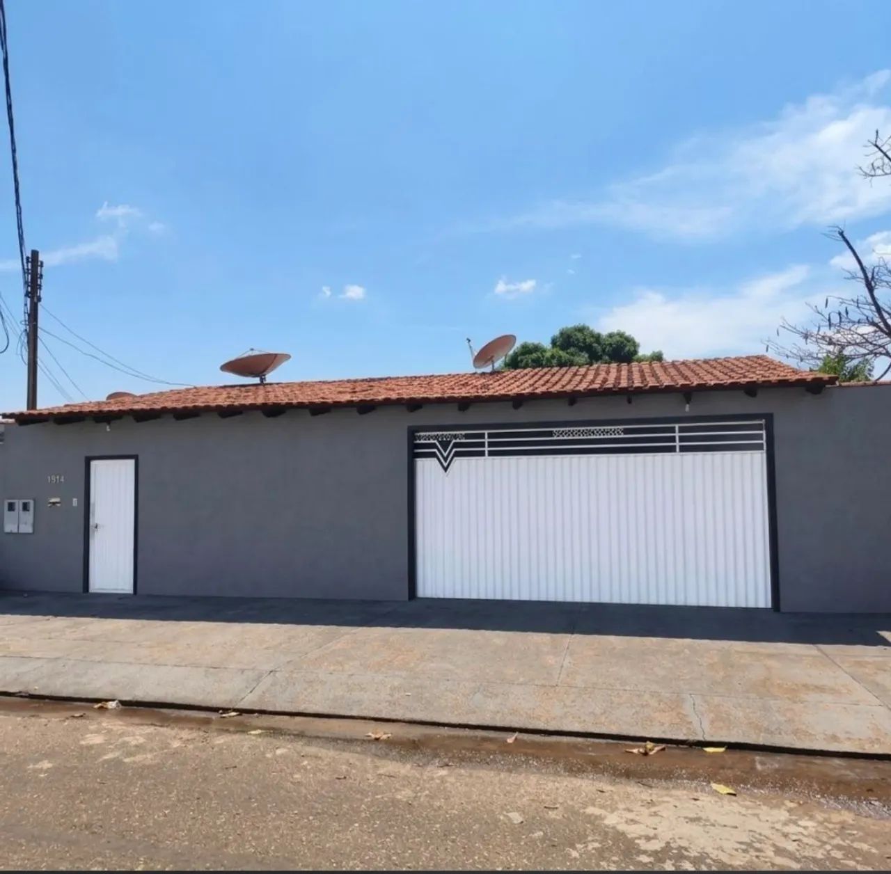 VENDE-SE ESTE IMÓVEL 