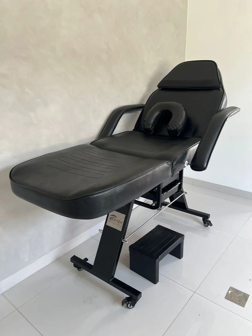 Maca Poltrona Fixa Luxo Estética  Estek Preta - Foto 2