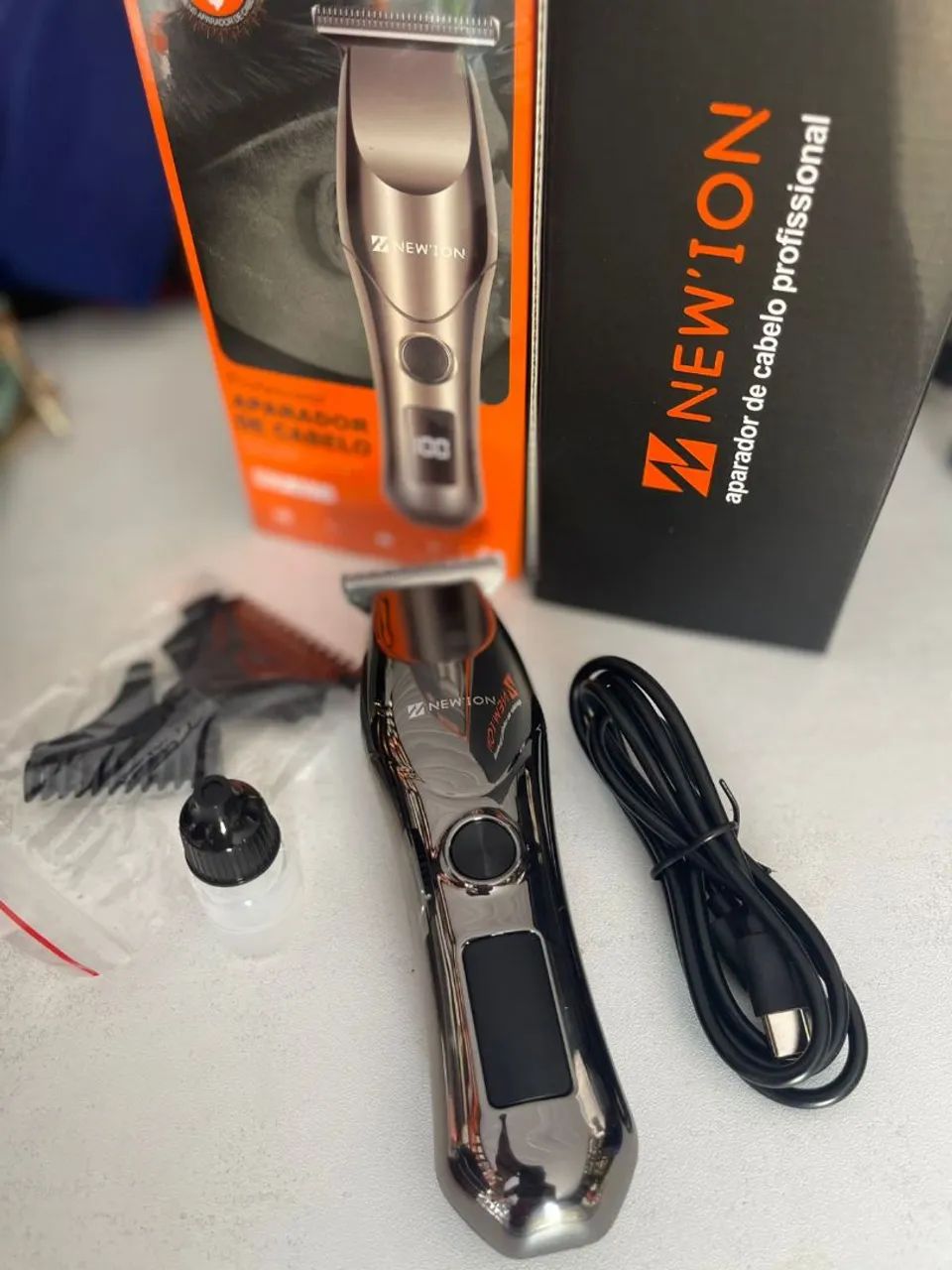 Barbeador elétrico pelos e barba 