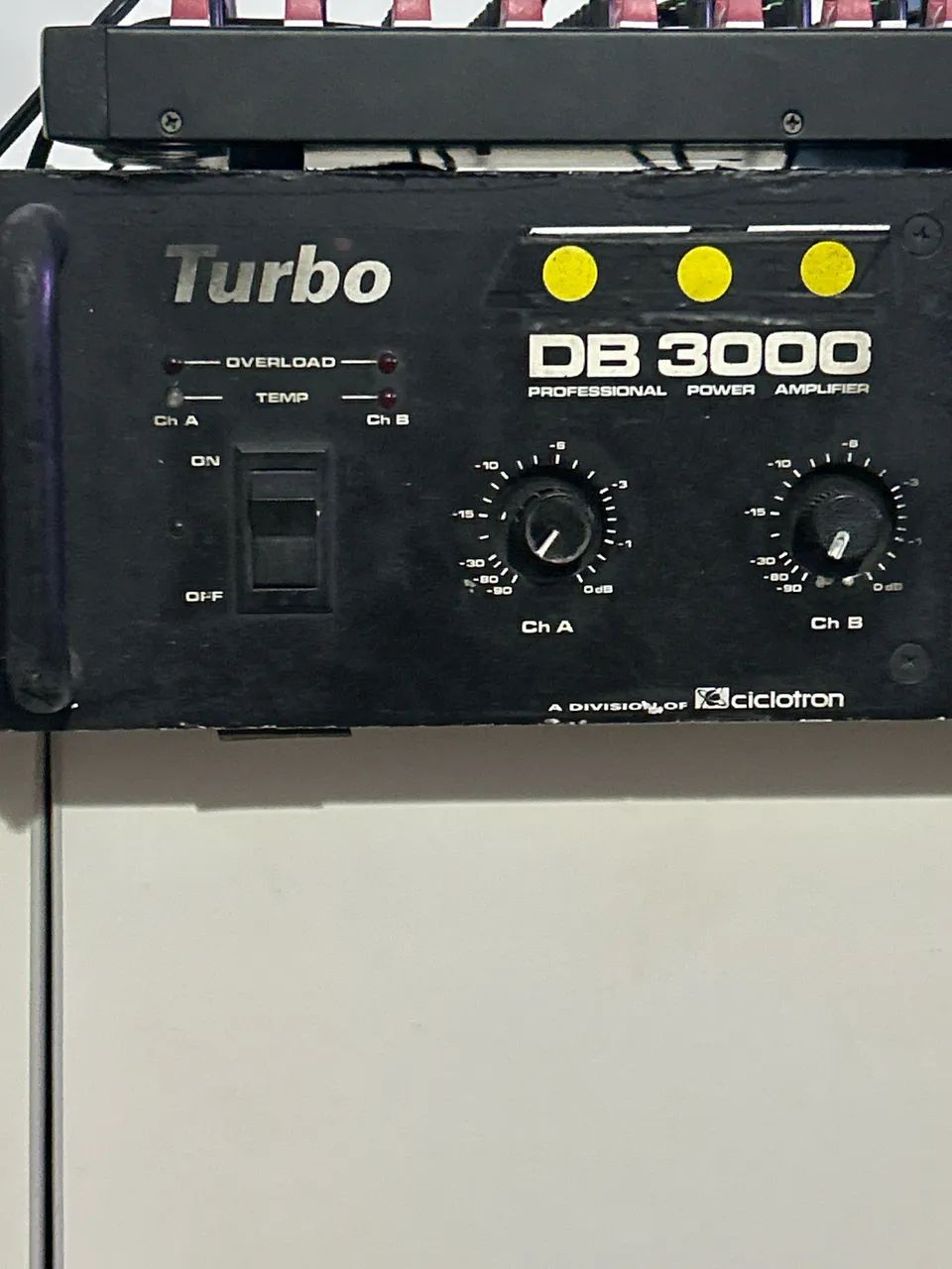 Potência DB3000 excelente estado qualidade e  - Foto 2