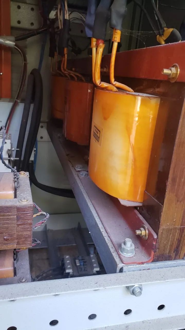 Estabilizador de tensão microcontrolado trifasico 220V, capacidade 60kVA, 157A - Foto 6