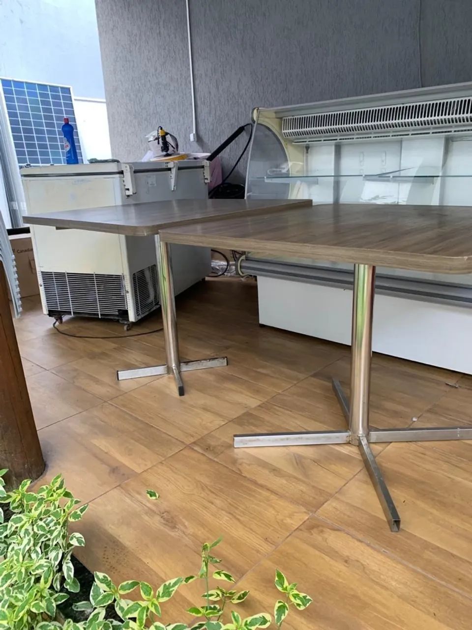 Mesa quadrada base de inox  - Foto 2