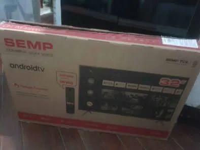 Tv 32 Polegadas Semp TLC com apenas um mês de uso ! Tela Trincada !