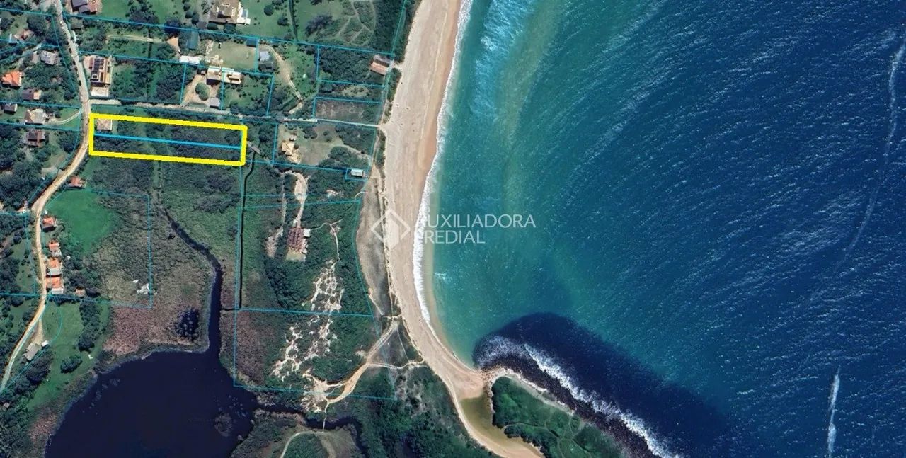 Terreno 100 metros da Praia do Silveira