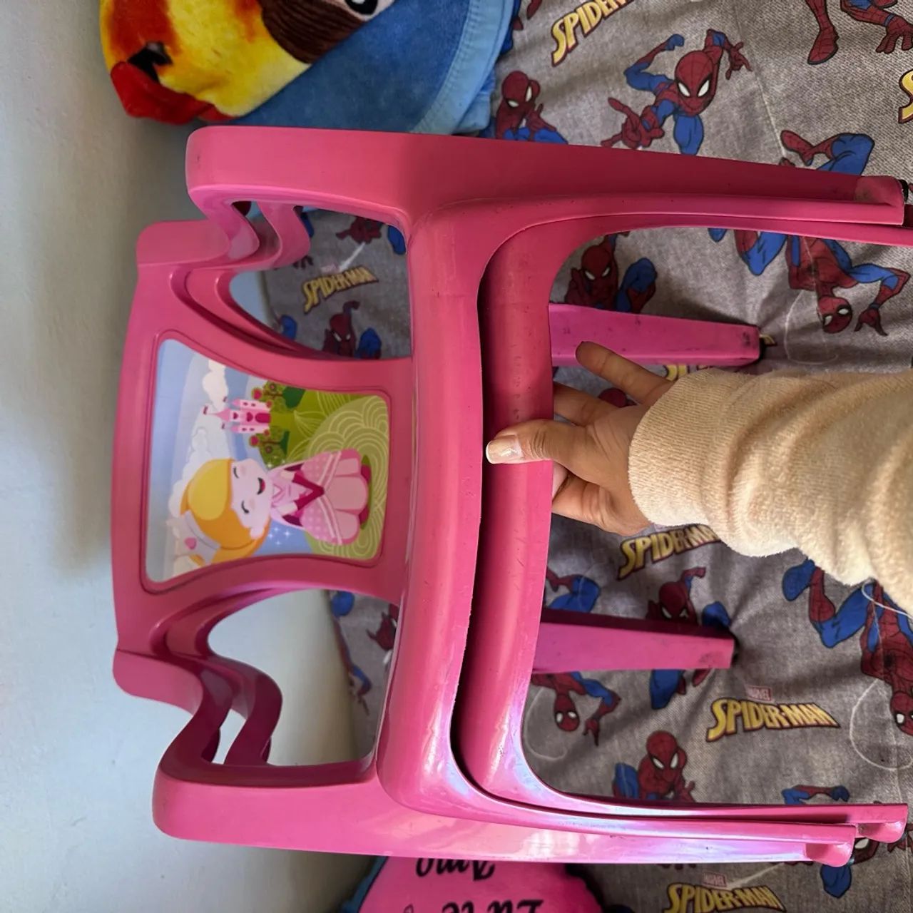 Vendo mesinha infantil + cadeiras  - Foto 4