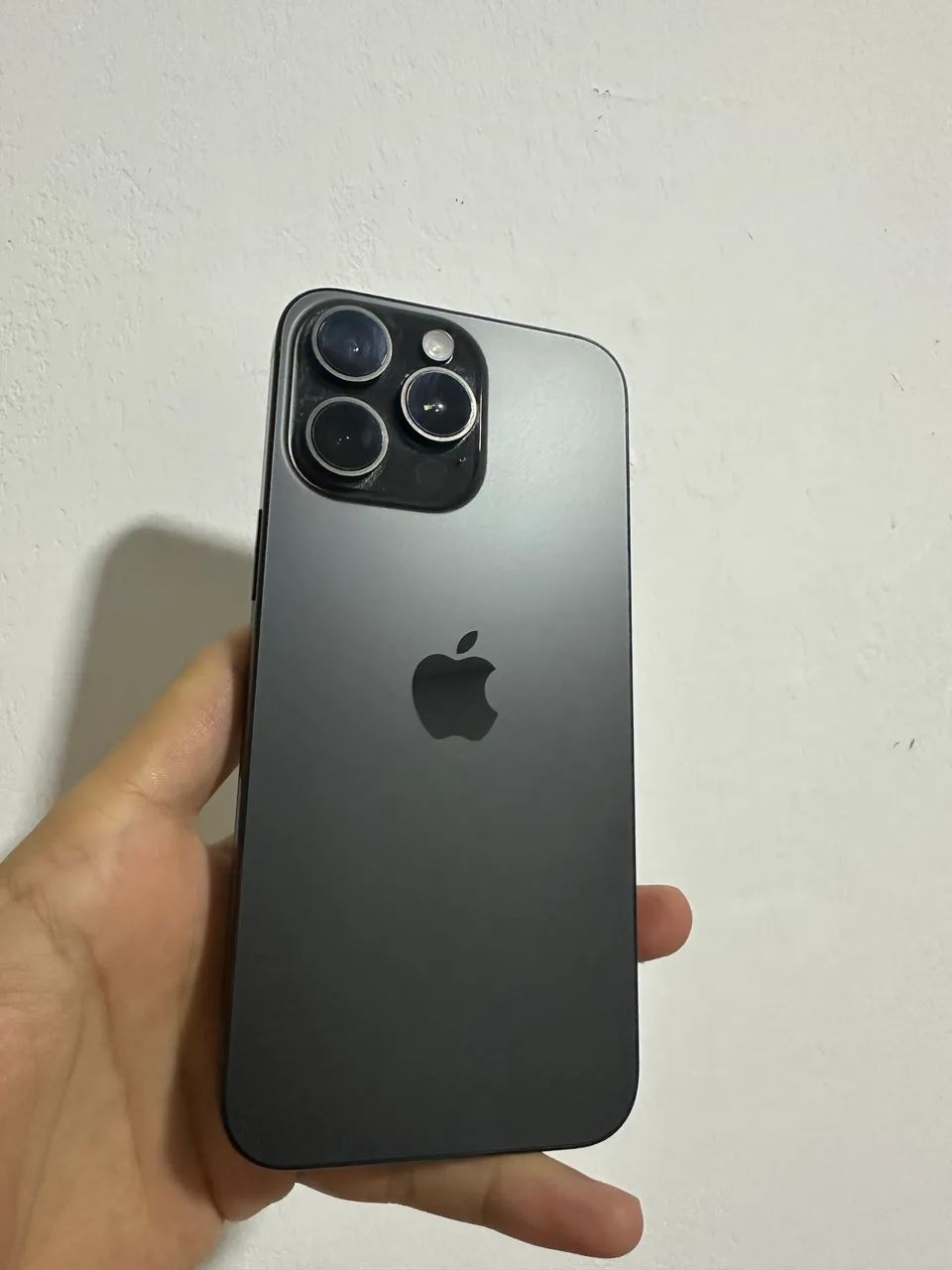 iPhone 15 pro Max 256gb bateria 100% - Celulares e Smartphones