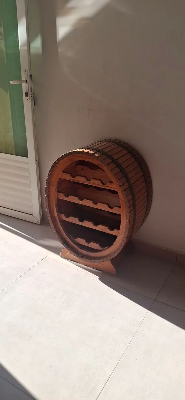 ADEGA MADEIRA