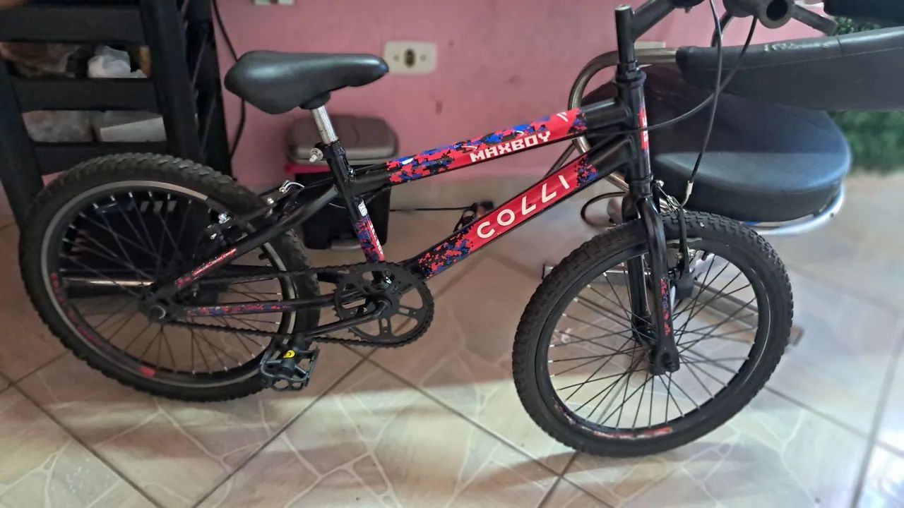 Linda bicicleta aro 20 bem conservada *