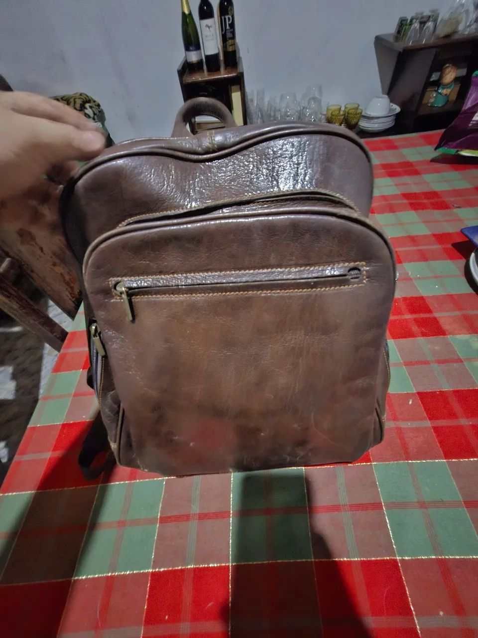 Mochila de couro real importada.