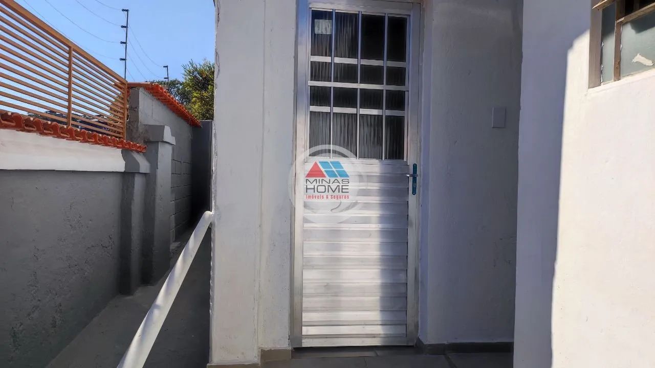 Salão com aprox. 60 metros quadrados com um banheiro - Foto 5