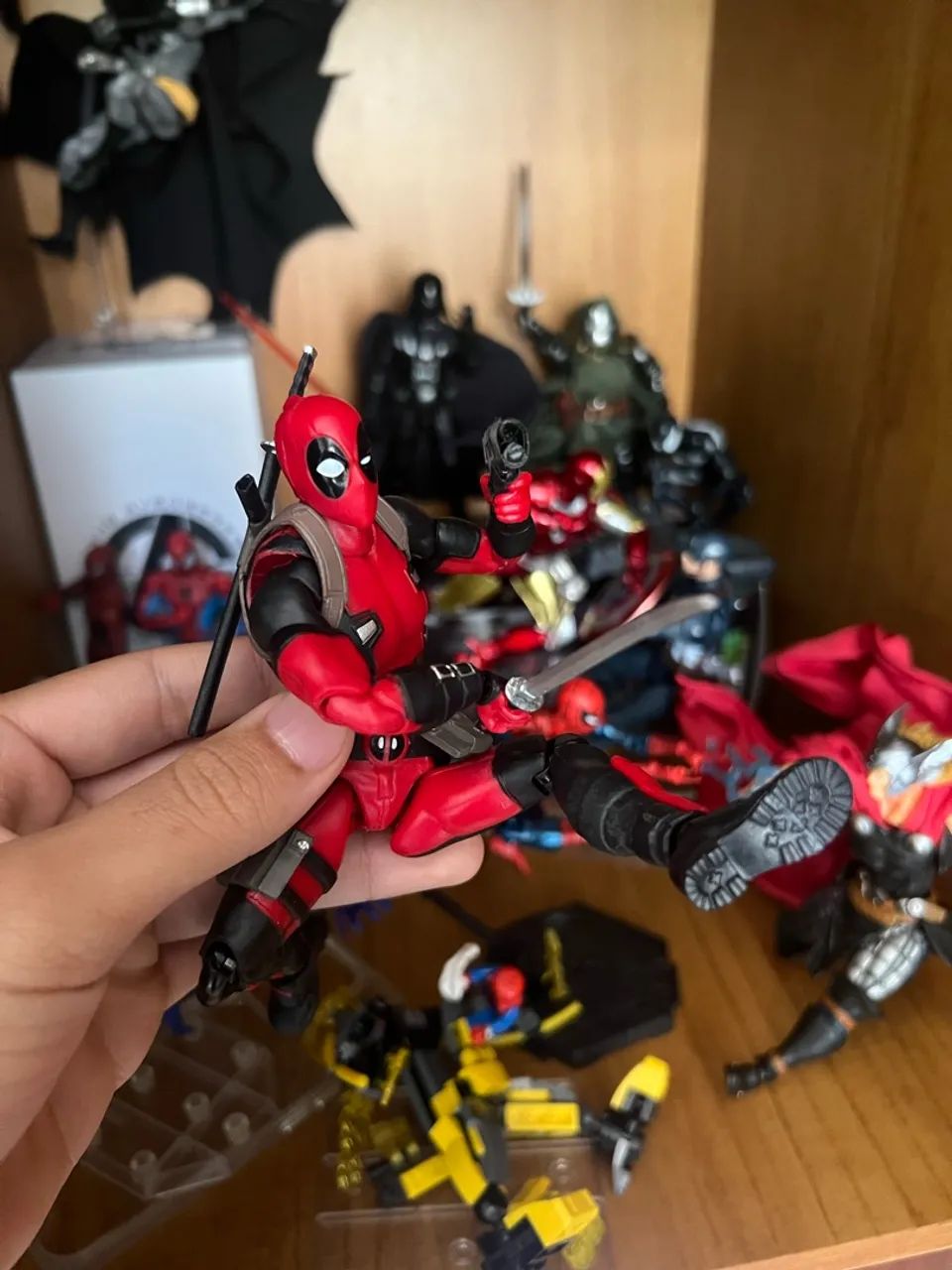 Deadpool - Mafex Bootleg (Usado)