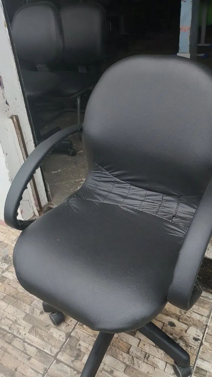 Cadeira giratória com descanso de braço  - Foto 2