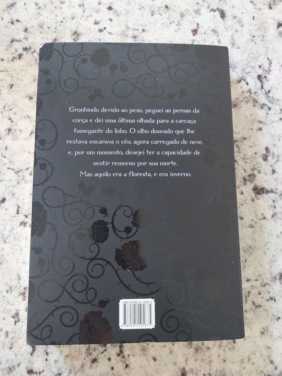 Corte de espinhos e rosas - Foto 2