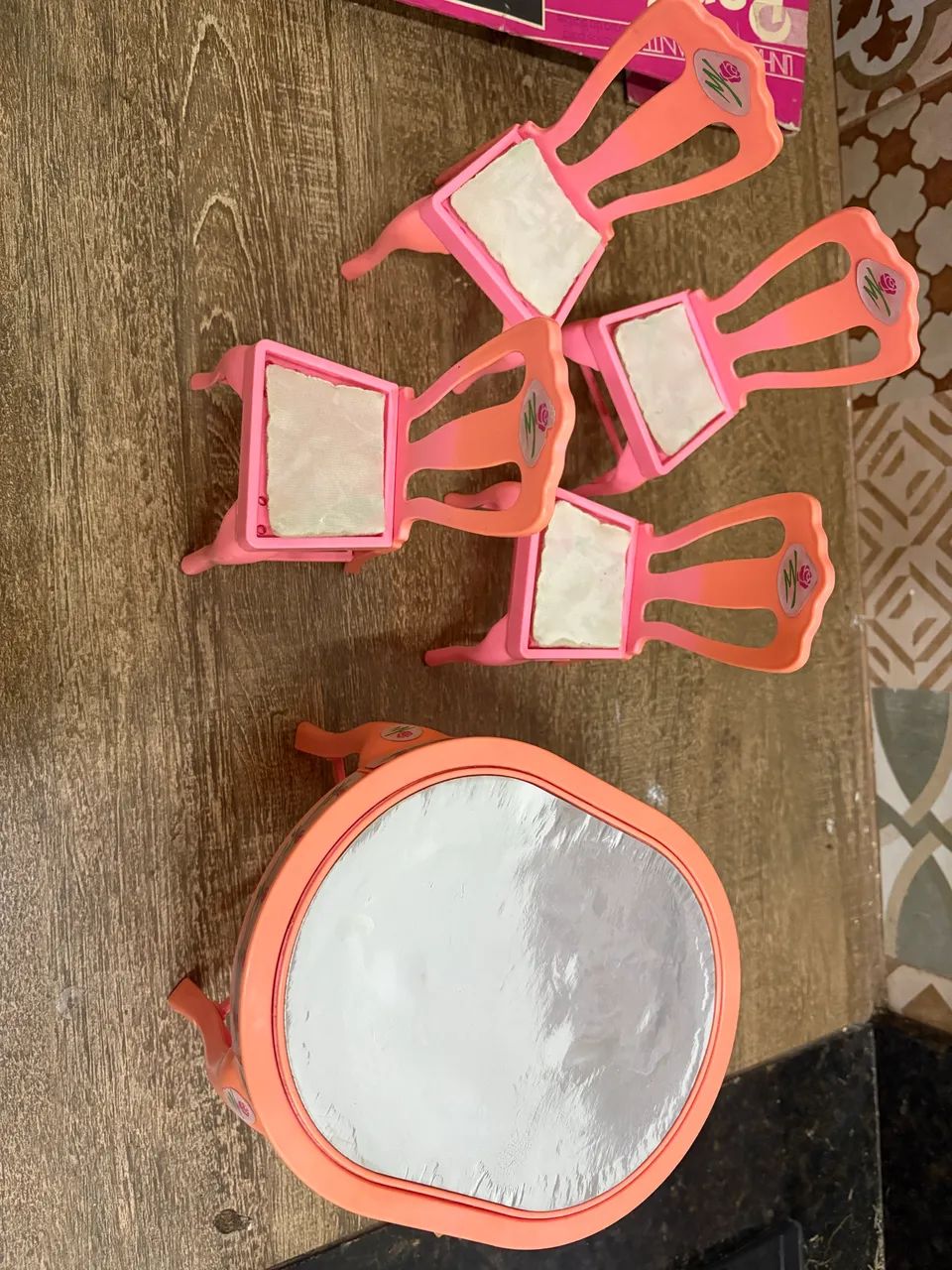 Mesa de jantar - Barbie - Foto 2