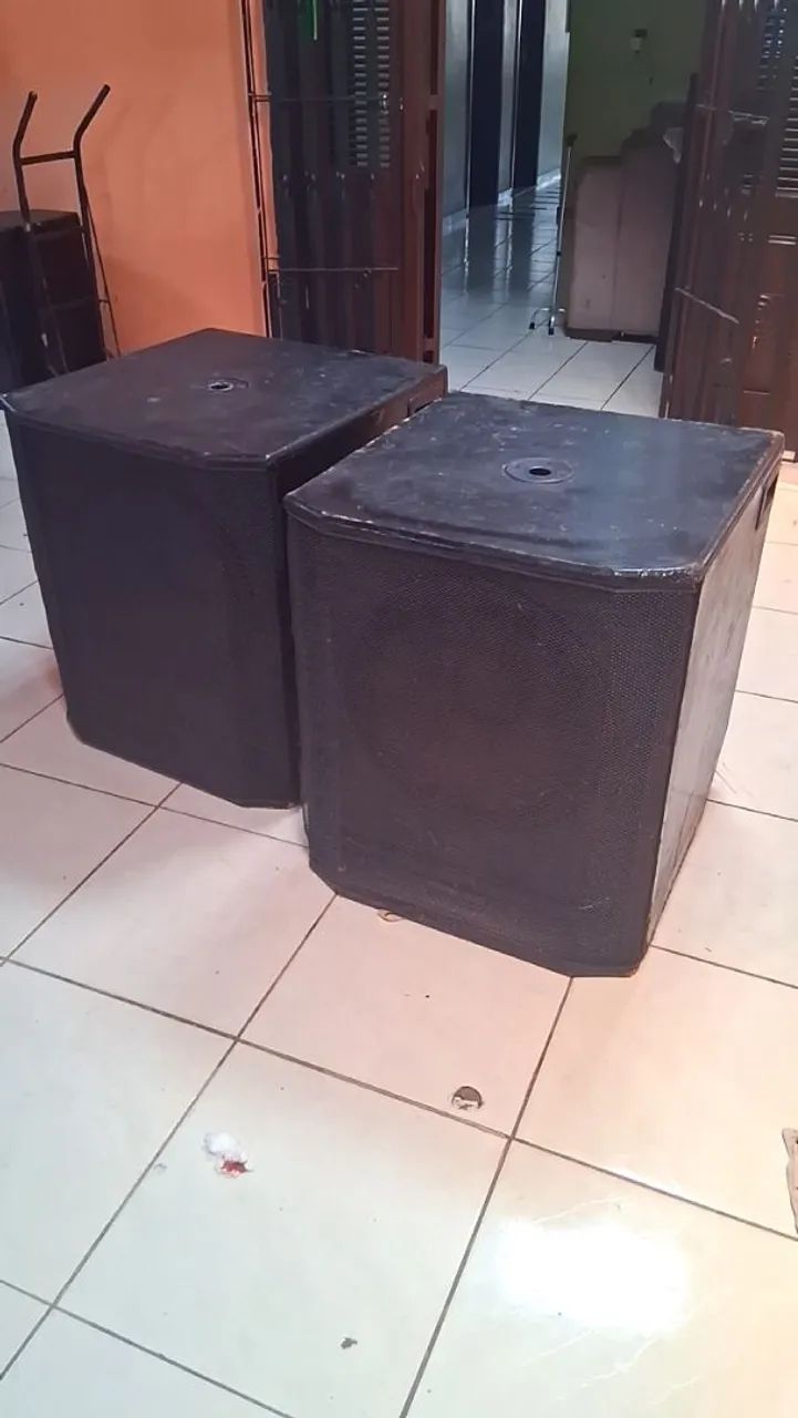 Vendo 2 subs da oneal de 18 polegadas em ótimo estado de conservação  - Foto 2