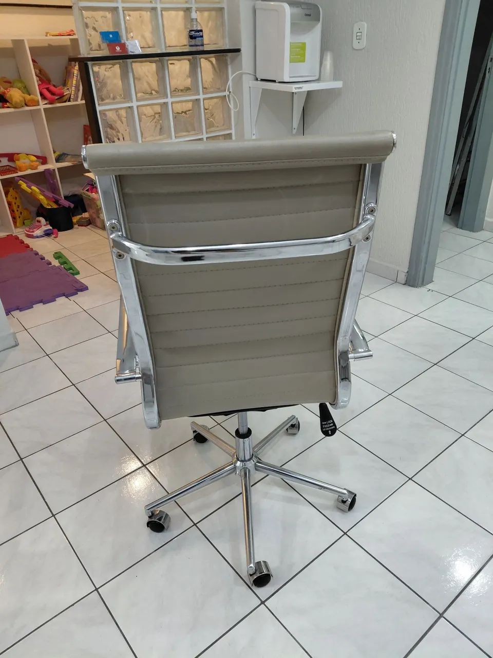 Cadeira Diretor  - Foto 3