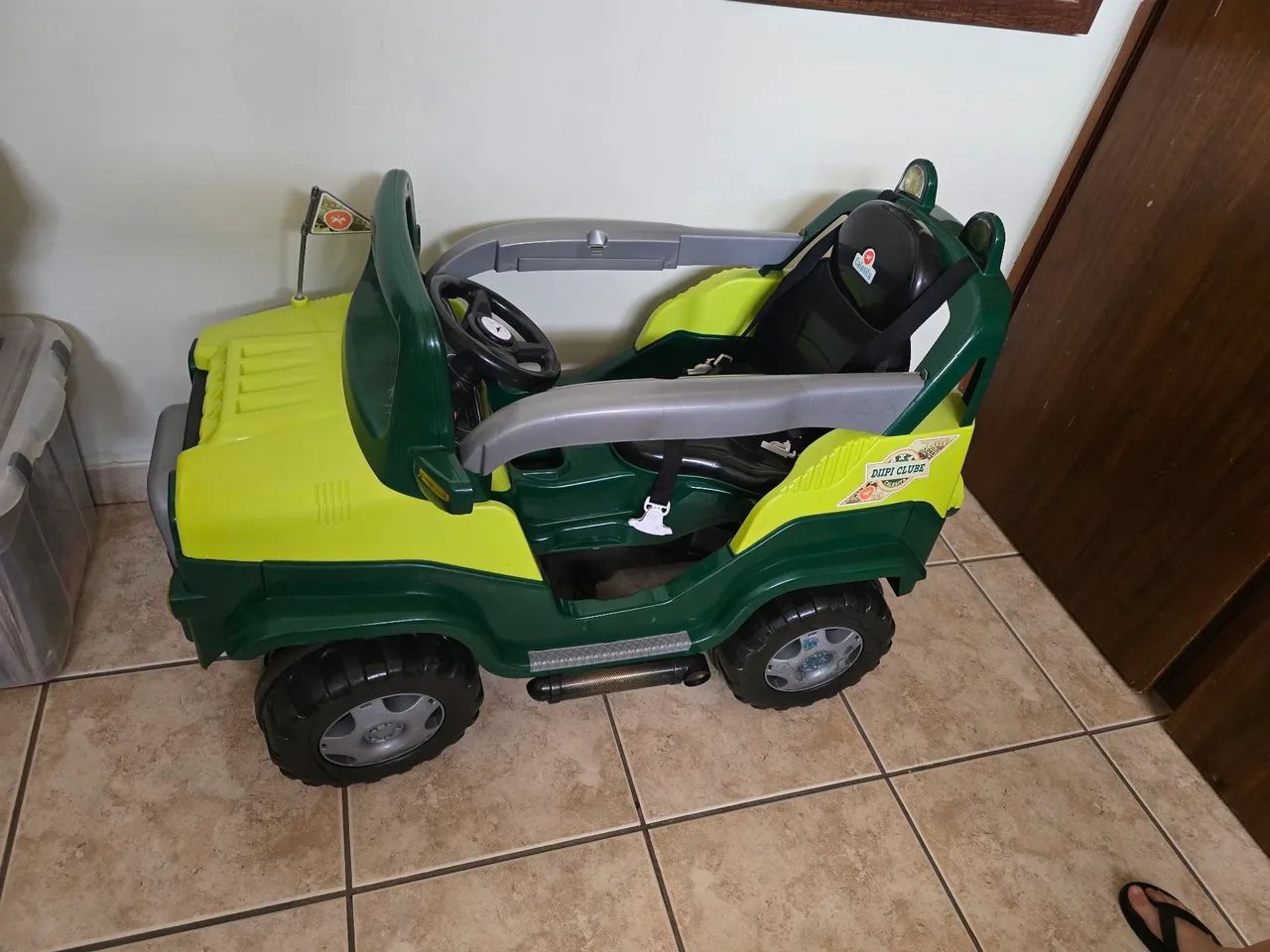 Carro passeio pedal