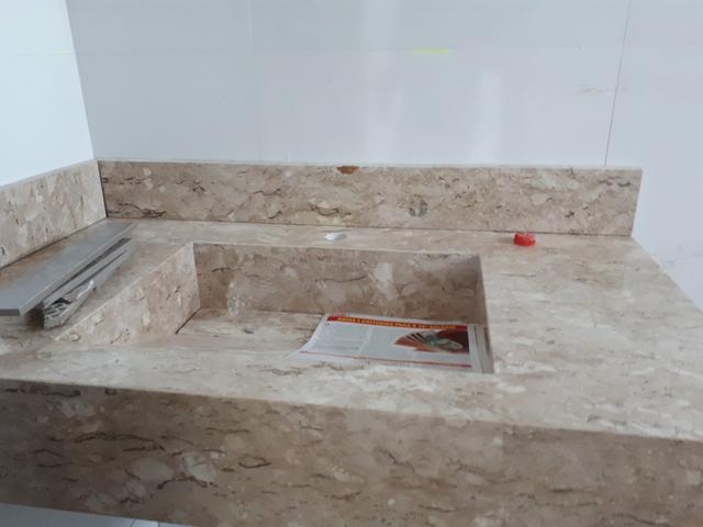 Casa nova pé direito duplo condomínio fechado alto padrão piscina lazer - Foto 7