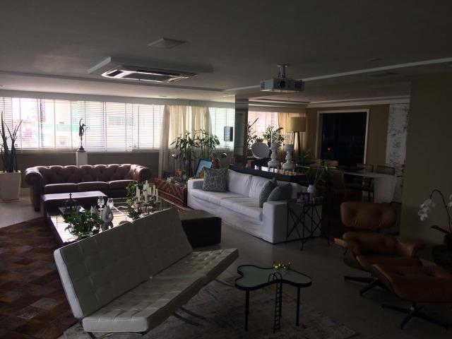 Excelente apartamento em Areia Preta, de frente para o mar! - Foto 2