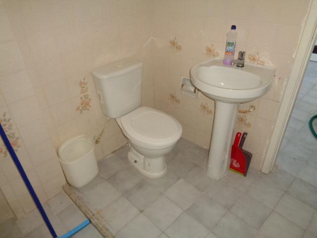 COD 575 - Casa De 2/4 Com Armários E Três Quitinetes Em Brotas - Foto 18