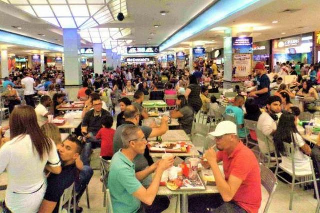 Restaurante na Rua XV de Novembro