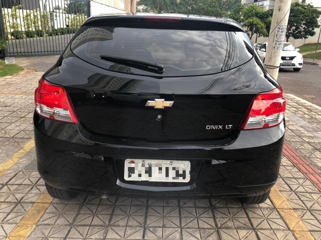 Onix LT 1.0 completo 2015 Super conservado!!! - Foto 8