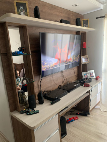 Painel rack de televisão com 4 gavetas - Foto 2