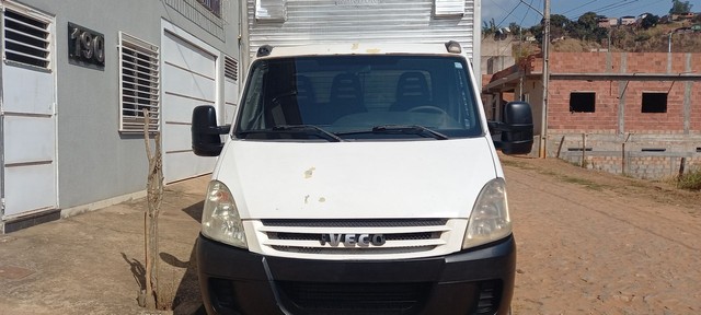 VENDO IVECO DAYLE 45S14 ANO 2008/2009