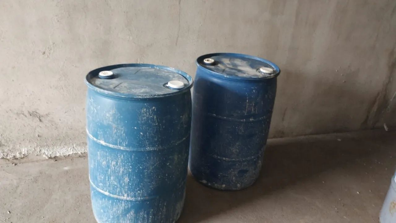 Tanques de plástico azul - 200 litros - Foto 3