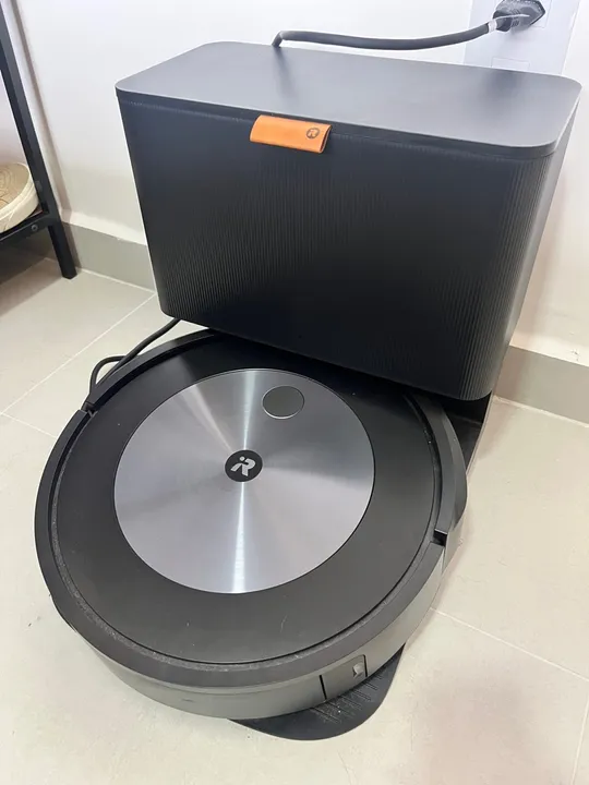IRobot j7+ roomba