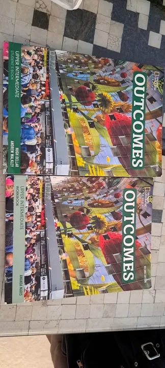 Livro Outcomes Upper Intermediate - Student's Book + Workbook