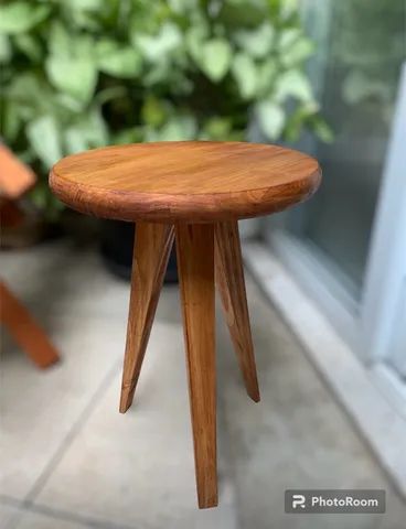 PROMOCÃO! Mesa de apoio em madeira maciça. 