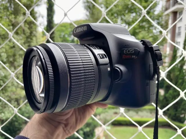 Câmera Canon EOS Rebel T6 + 18-55mm F3.5-5.6 STM 