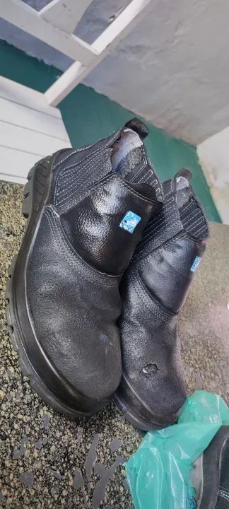 Botas de Segurança 1 Zerada e 1 Semi Nova !!!! - Foto 6