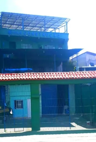 Vendo casarão na Bernardo Sayão, a cerca das Agências Portuárias - Belém/Pa.