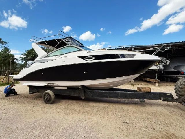 Lancha Focker 270 - Ano 2010 - Mercruiser 350MAG - 300Hp