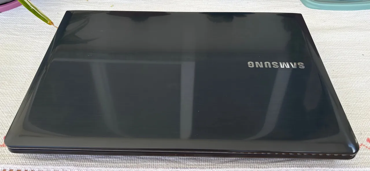 Notebook Samsung com SSD 240GB - Ótimo para tarefas do dia a dia!