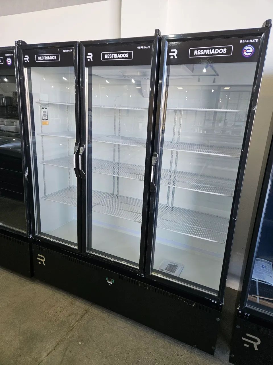 geladeira expositora 3 portas para bebidas e lacticínios - a pronta entrega 
