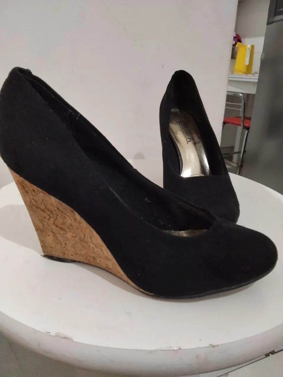 Sapatos de salto alto preto