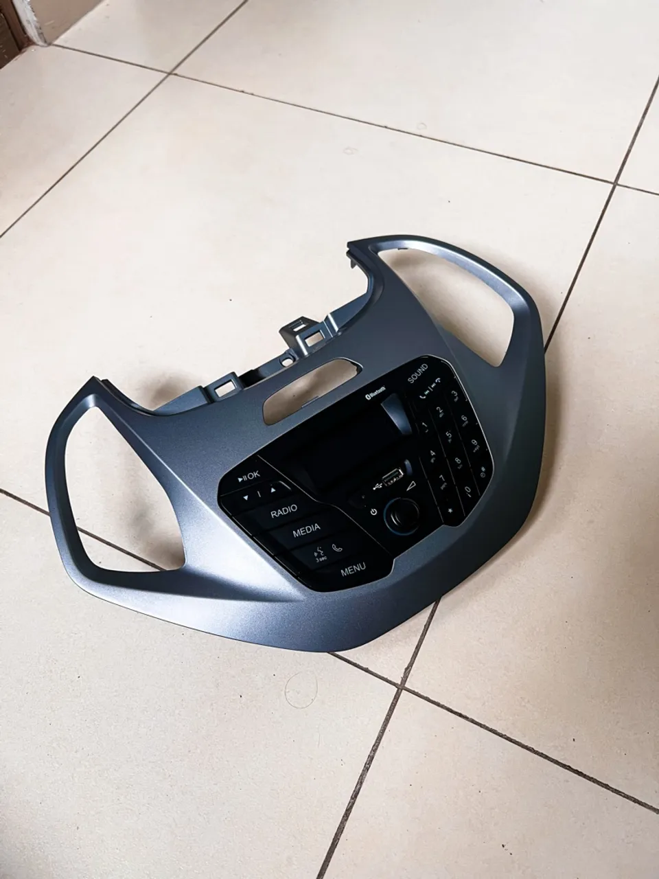Som original + moldura Ford Ka 2016