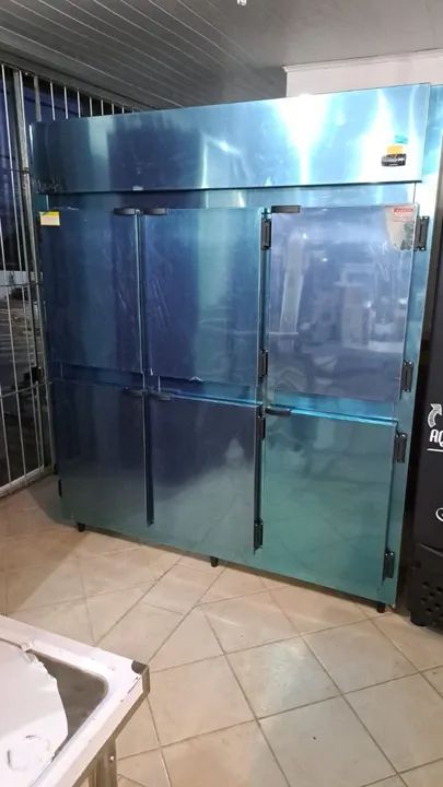 A. Mini câmara geladeira 6 portas inox