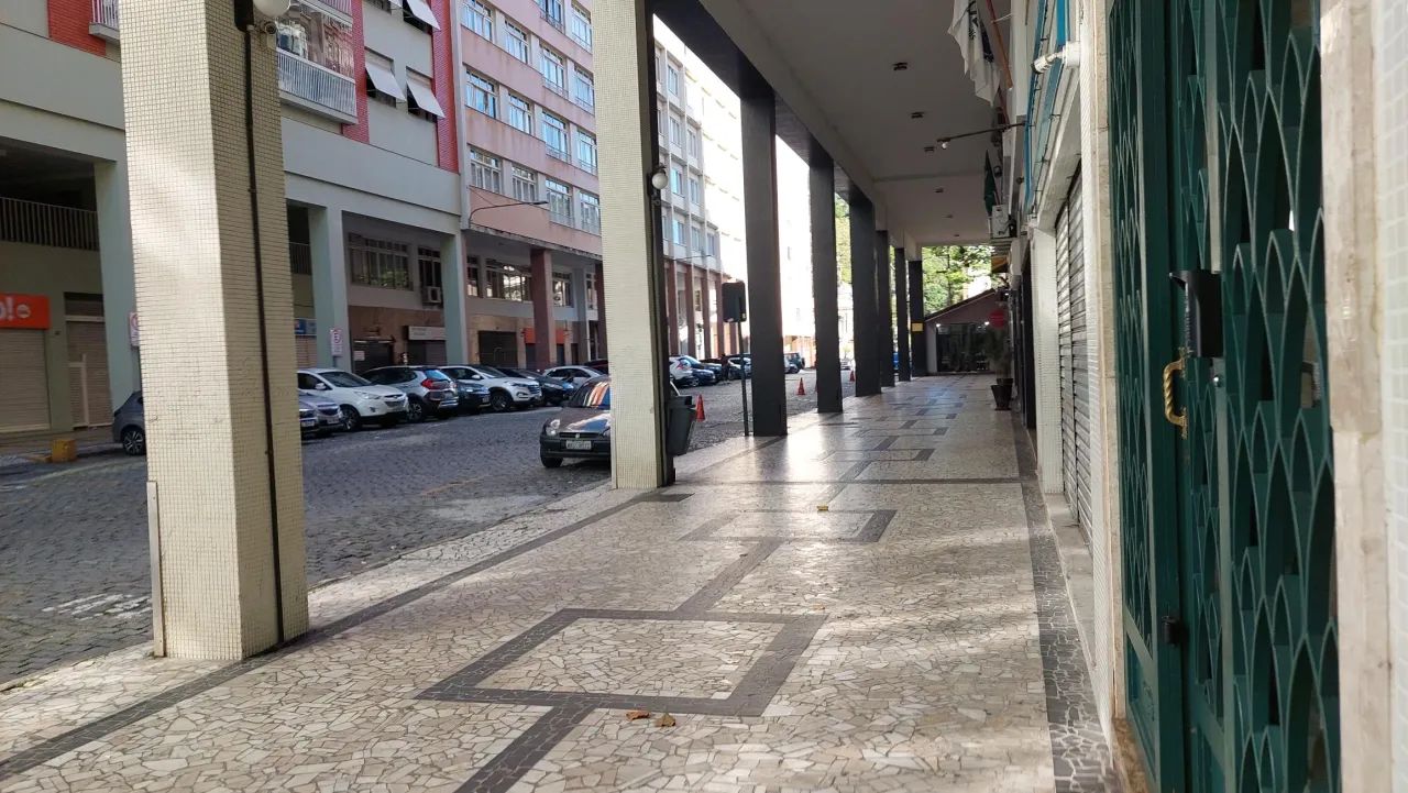 Loja Centro, ampla, 92 m² - excelente ponto comercial, início Rua IRmãos D'angelo - Petróp - Foto 5