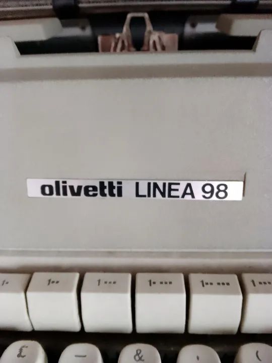 Máquina de escrever Olivetti Linea 98 - Foto 2