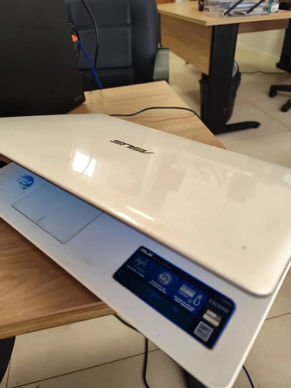 Notebook Asus X550c Core I3 / 8GB / SSD - Foto 2