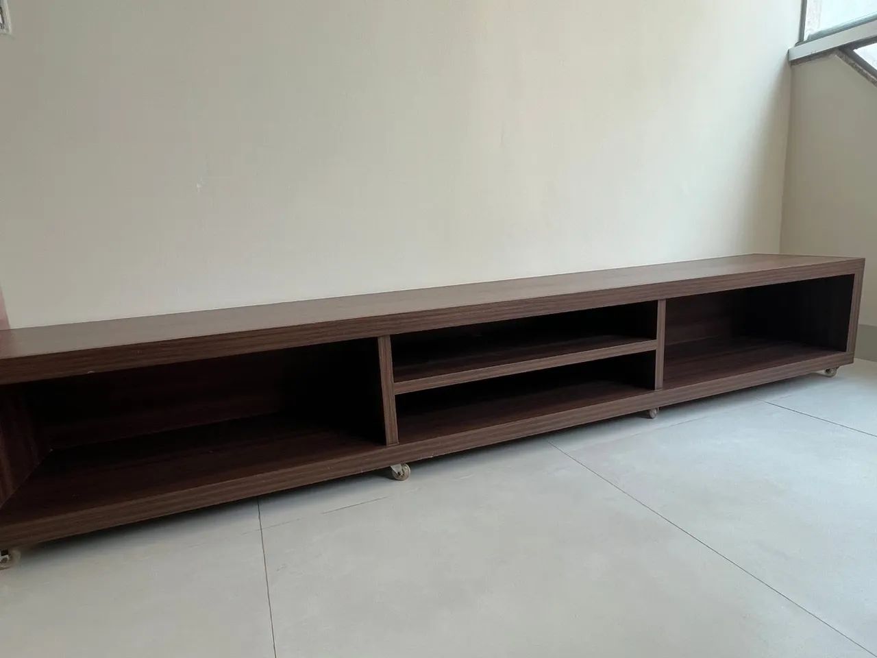 Rack de TV Planejado para painel com rodinhas  - Foto 2