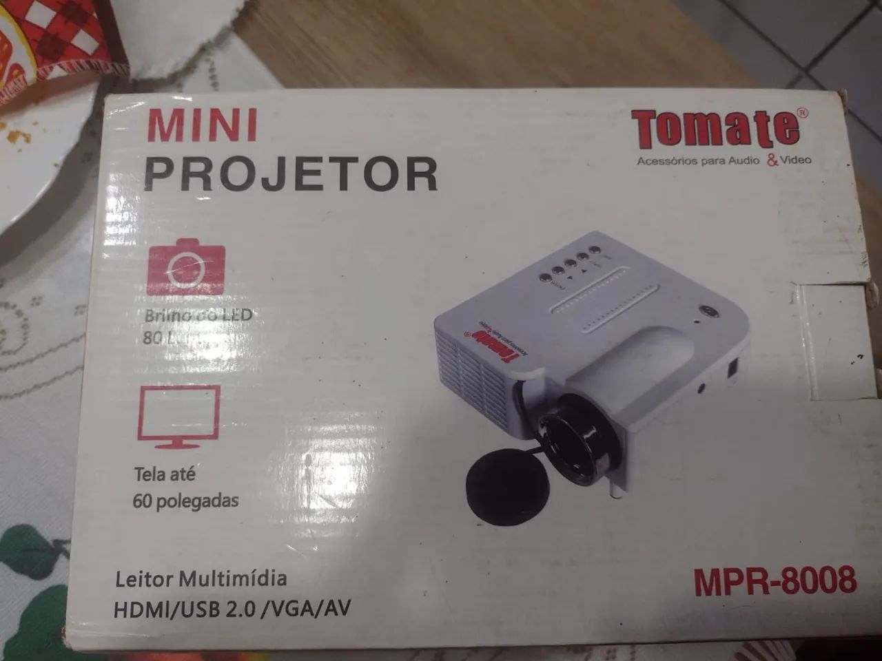 Mini Projetor Tomate - 80 Lumens e 60 Polegadas - Foto 4