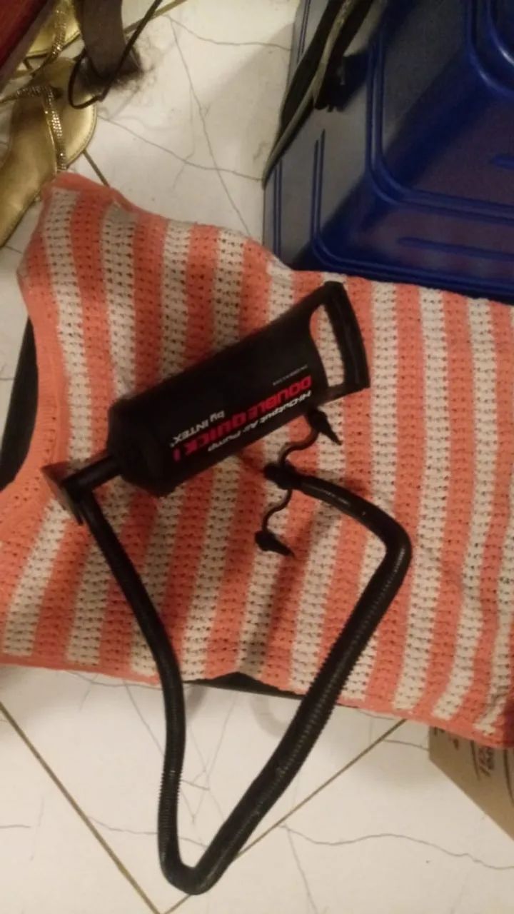 Bomba De Ar Manual Quick da Cor Preto - Foto 4